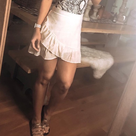Cream skirt - Picture 1 of 1